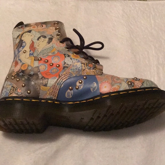 Dr. Martens boots unisex size 7 - Picture 6 of 10